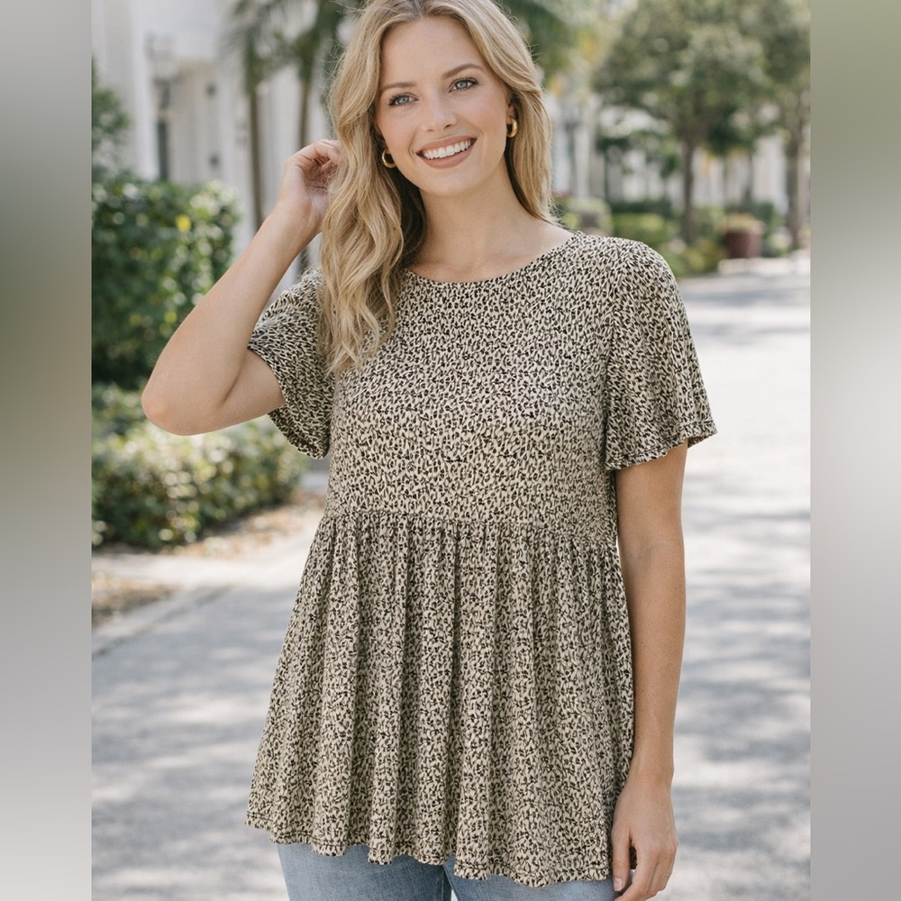 BY TOGETHER Cream & Black Floral Babydoll Peplum Top | Flowy Boho Blouse | Small